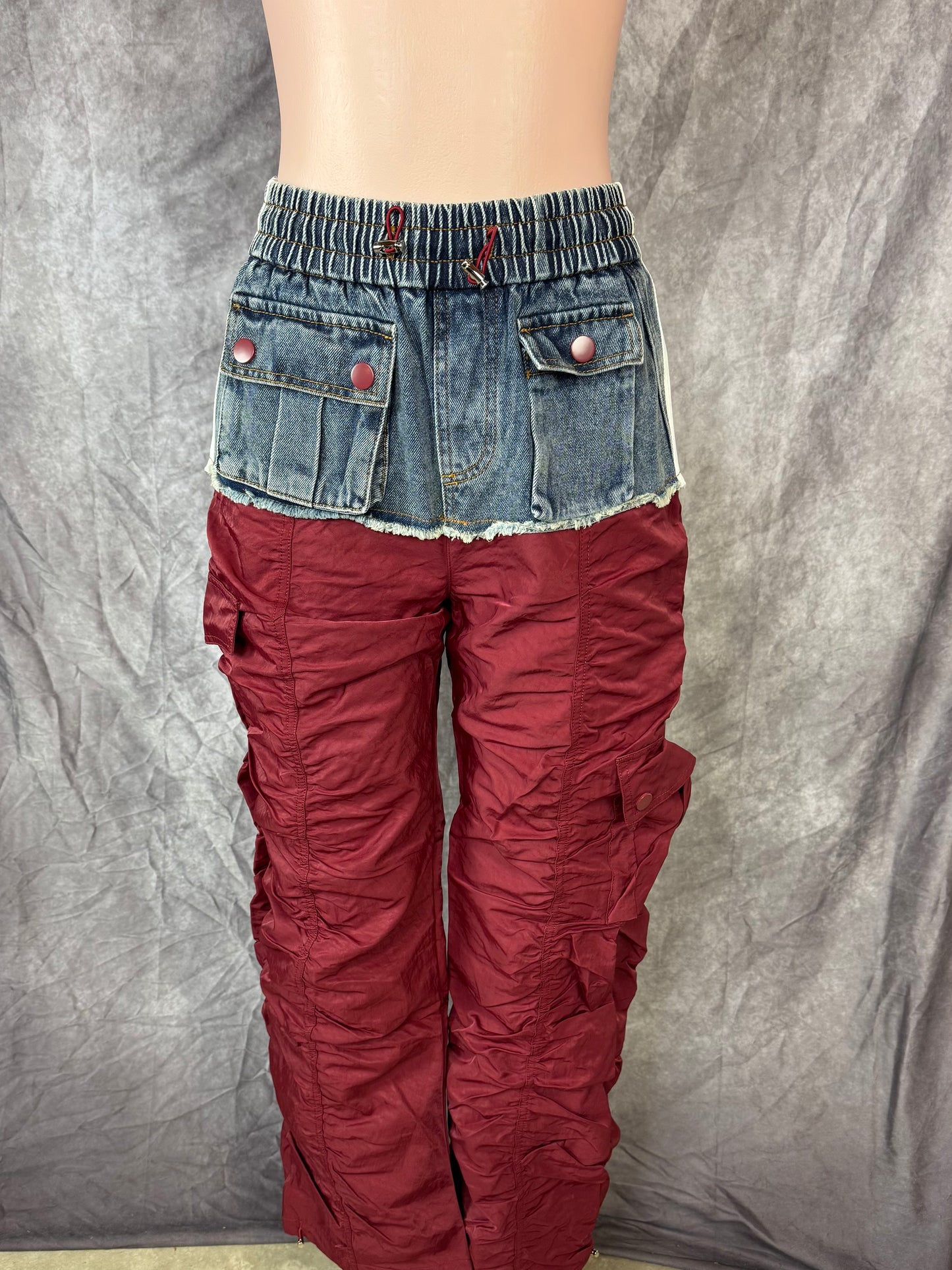 Jeans mezclilla con rojo