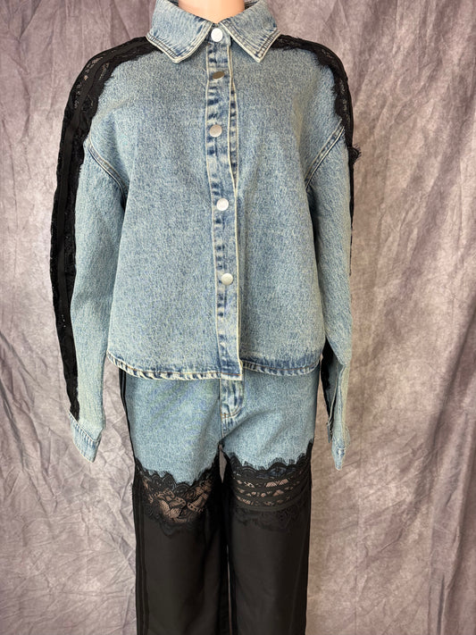 Conjunto de mezclilla con detalles en negro satin