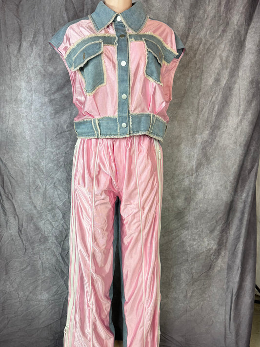 Conjunto de satin Rosa con detalles de mezclilla