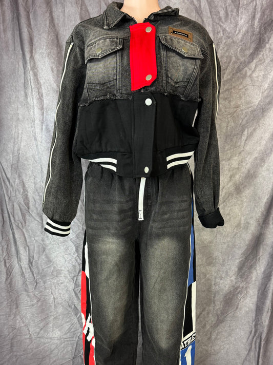Conjunto mezclilla oscuro con detalles rojo y azul