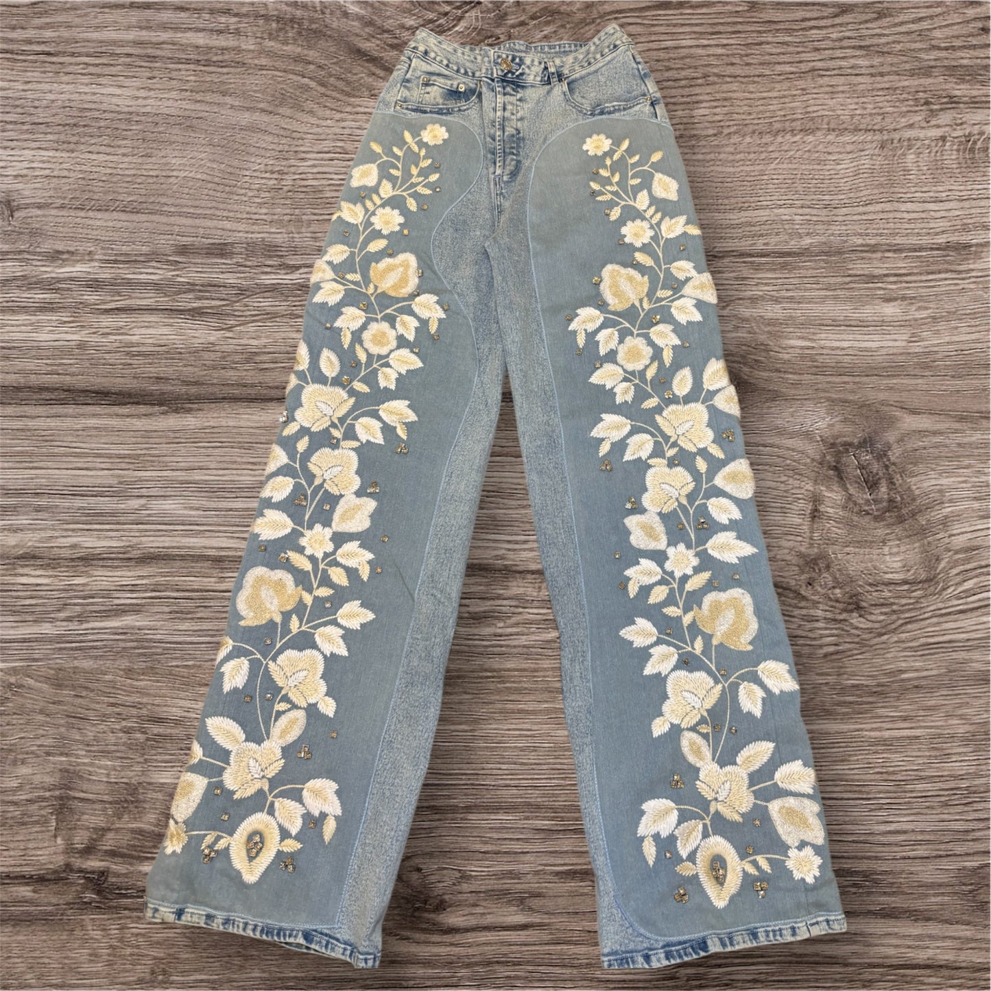 Pantalon mezclilla bordado con Cristal