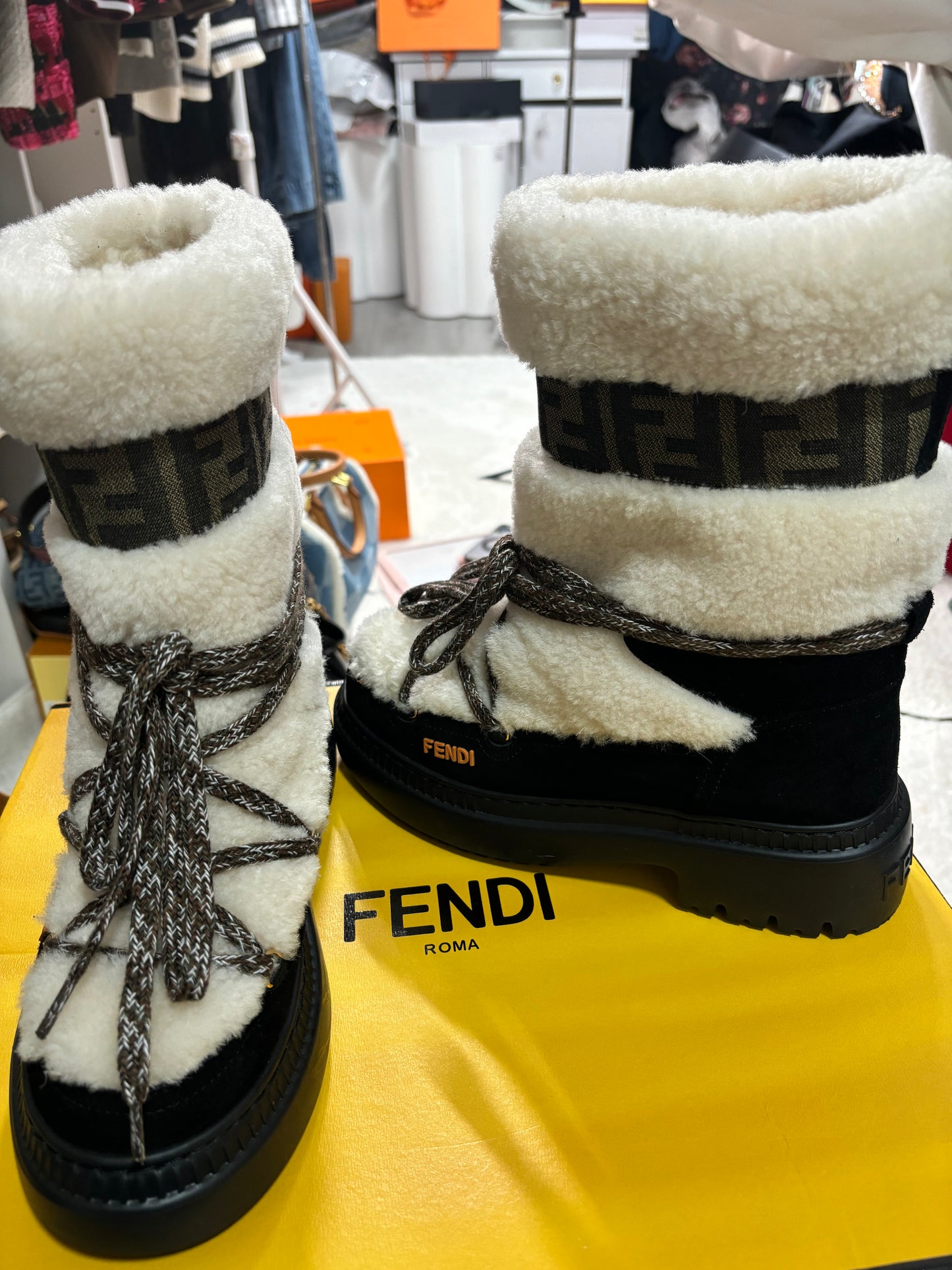 Botas Fendi