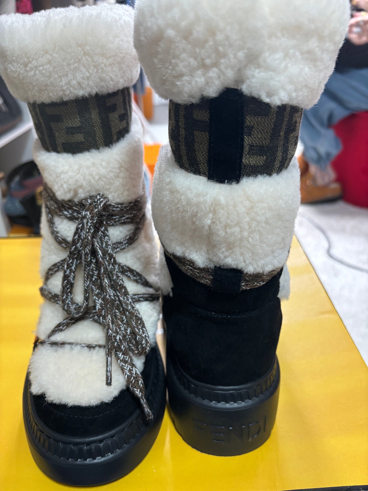 Botas Fendi