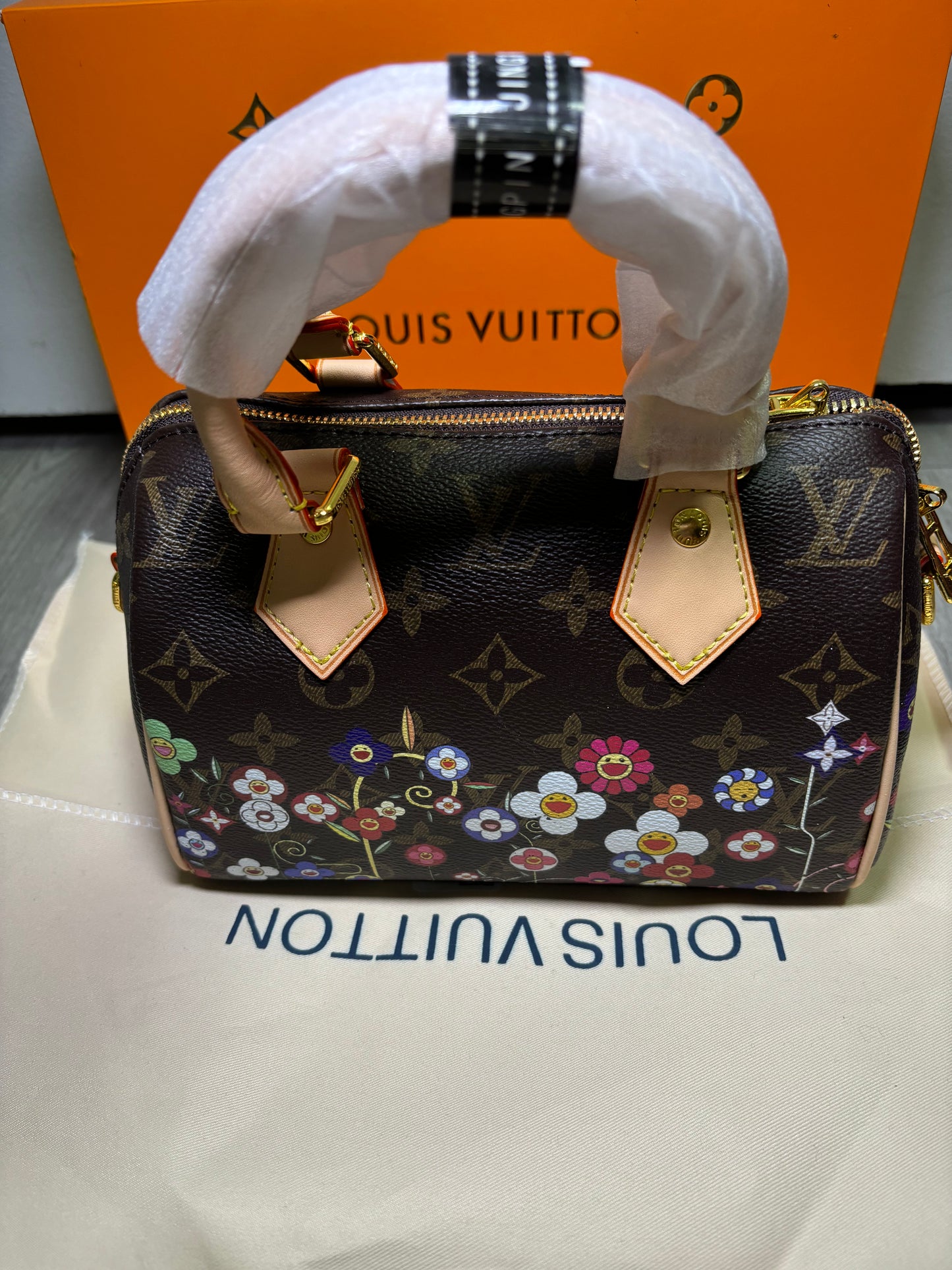 Bolsa flores LV